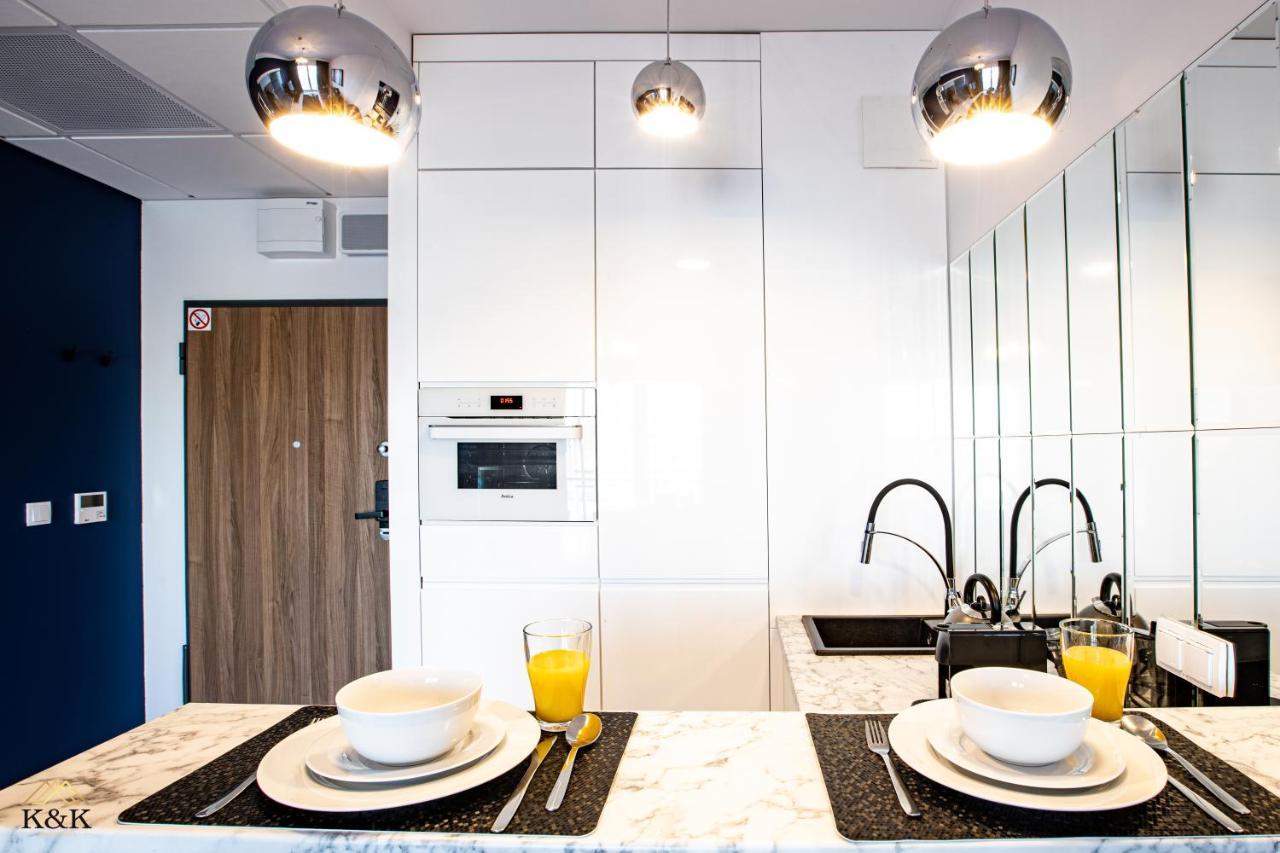 ורשה K&K Apartament Blisko Centrum Near City Center מראה חיצוני תמונה